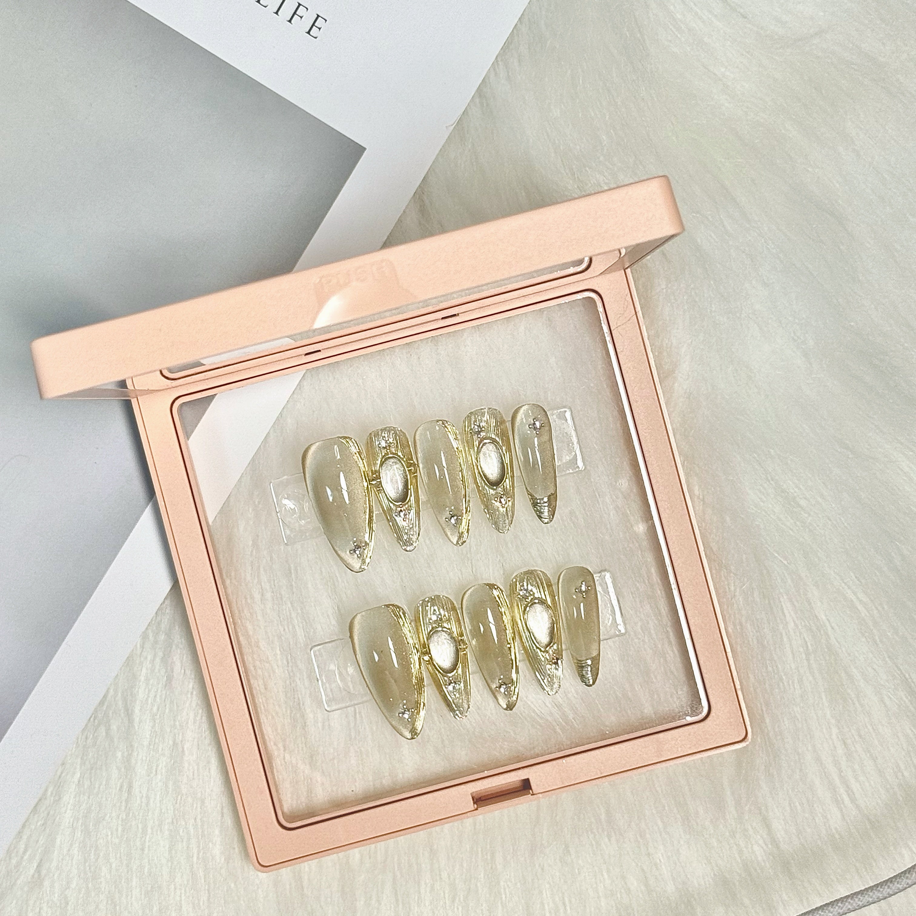 Cat Eye/Champagne Gold Luxe(Handmade)