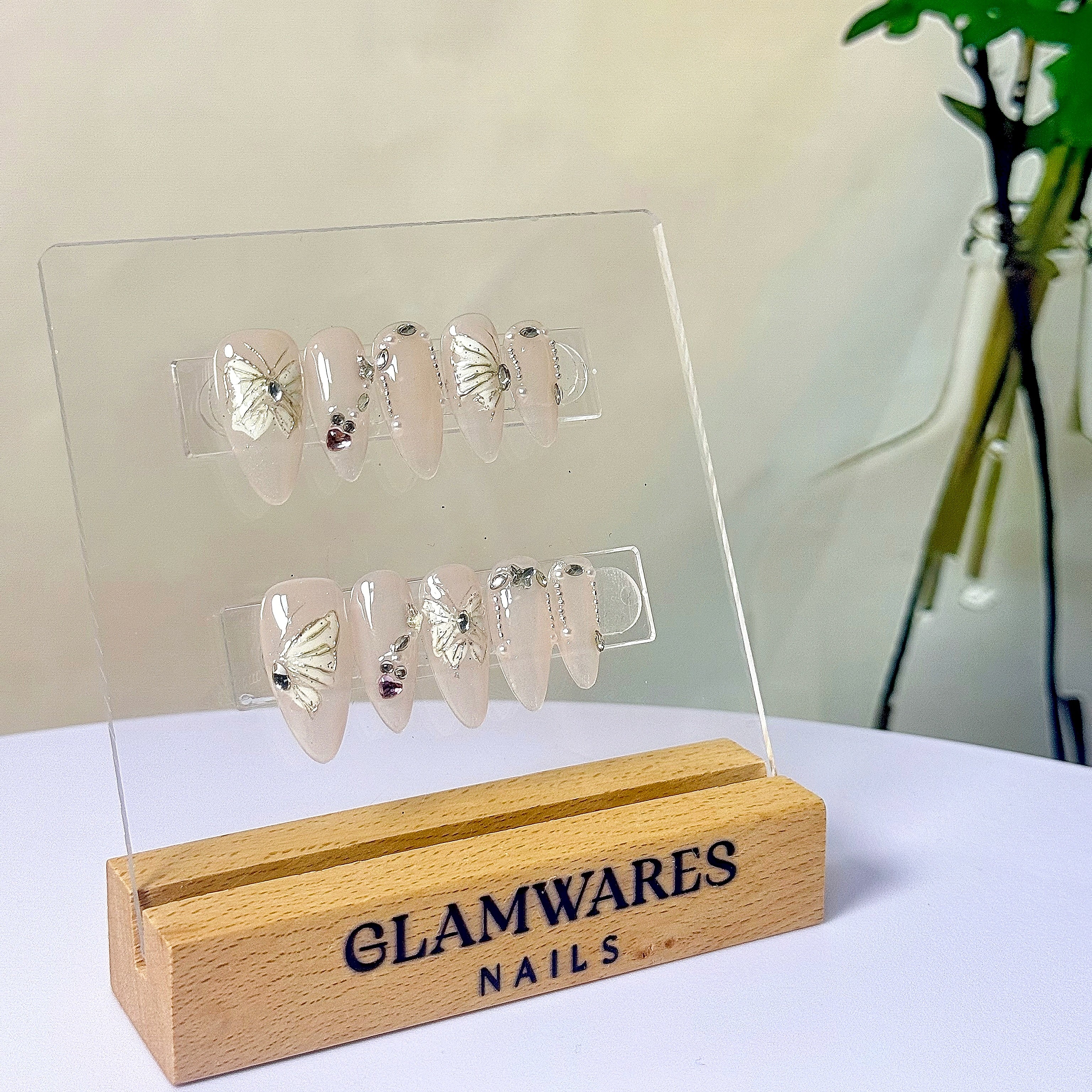 Swallowtail Grace(Handmade)